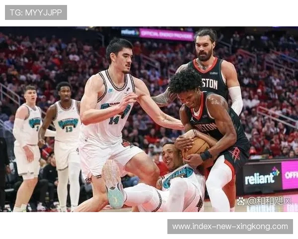 火箭与灰熊激烈对决 谁将掌控赛场的胜利命运 火箭与灰熊激烈对决 谁将掌控赛场的胜利命运