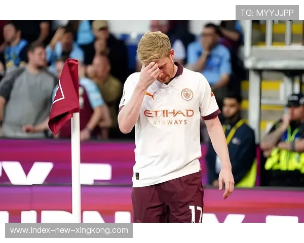 德布劳内直挺挺地送出穿透传球 德布劳内直挺挺地送出穿透传球