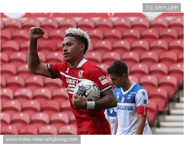 卡里克要求防线前移压缩距离:从理念到实战的锋线革命 卡里克要求防线前移压缩距离:从理念到实战的锋线革命